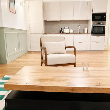 Quiet And Bright Apartment, 17, Medium-term Stays, Thirty Nights Or *