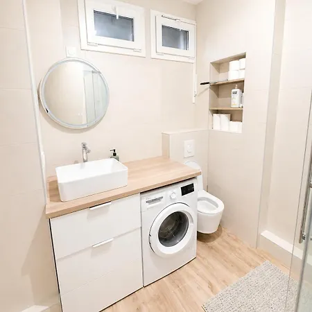 Quiet And Bright Apartment, 17, Medium-term Stays, Thirty Nights Or Apartment *